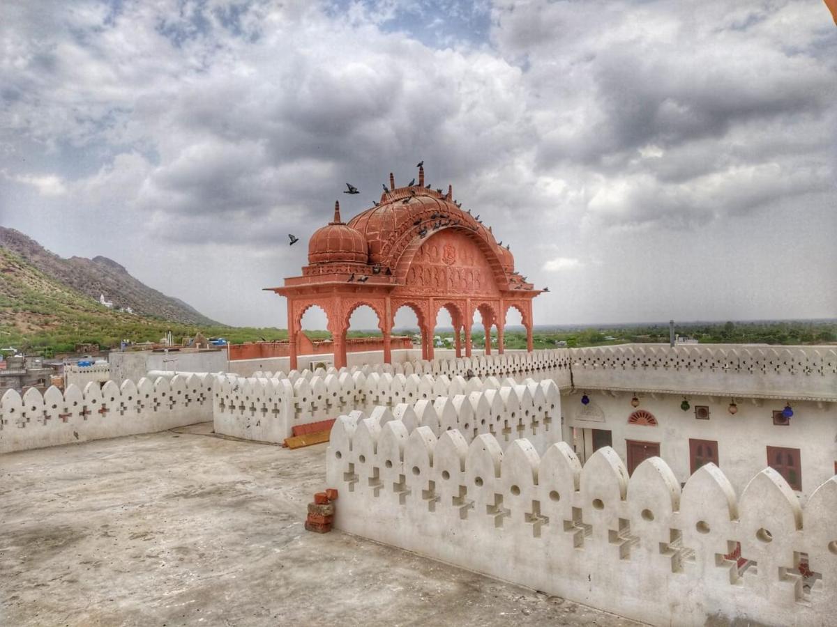 Отель Tordi Garh Malpura  Экстерьер фото