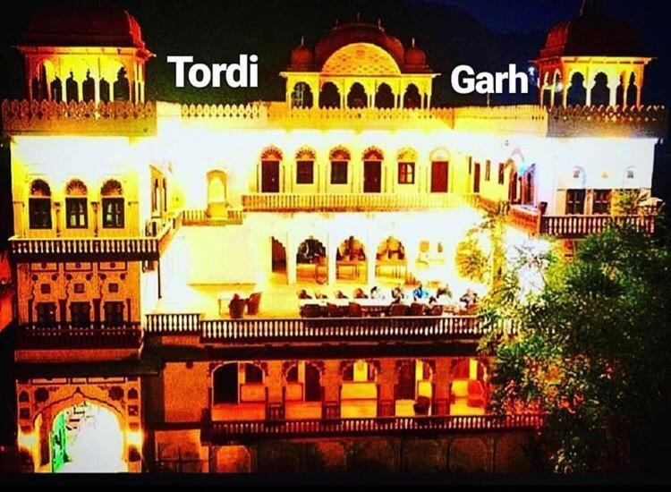 Отель Tordi Garh Malpura  Экстерьер фото